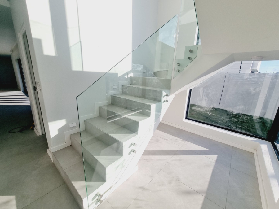 4 Bedroom Property for Sale in Sandown Western Cape